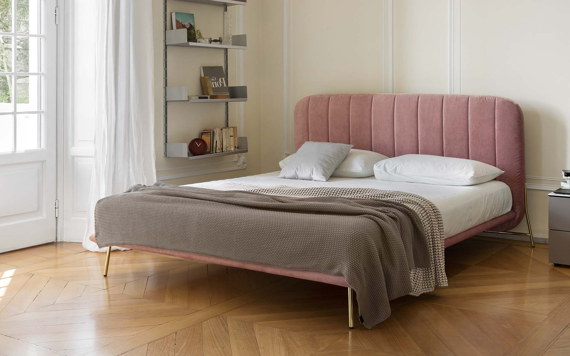 Calligaris le marais Contemporary FullyUpholstered Platform Bed Fabric
