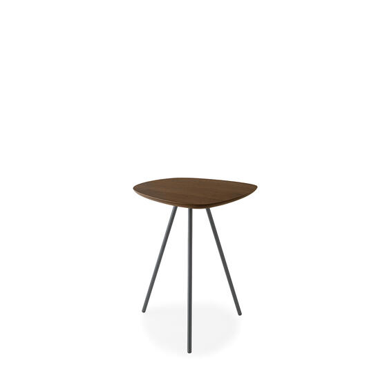 Tweet: Shaped top coffee table with metal base | Calligaris