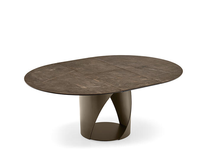 Cyclone: Extendable round table with metal base | Calligaris Boca