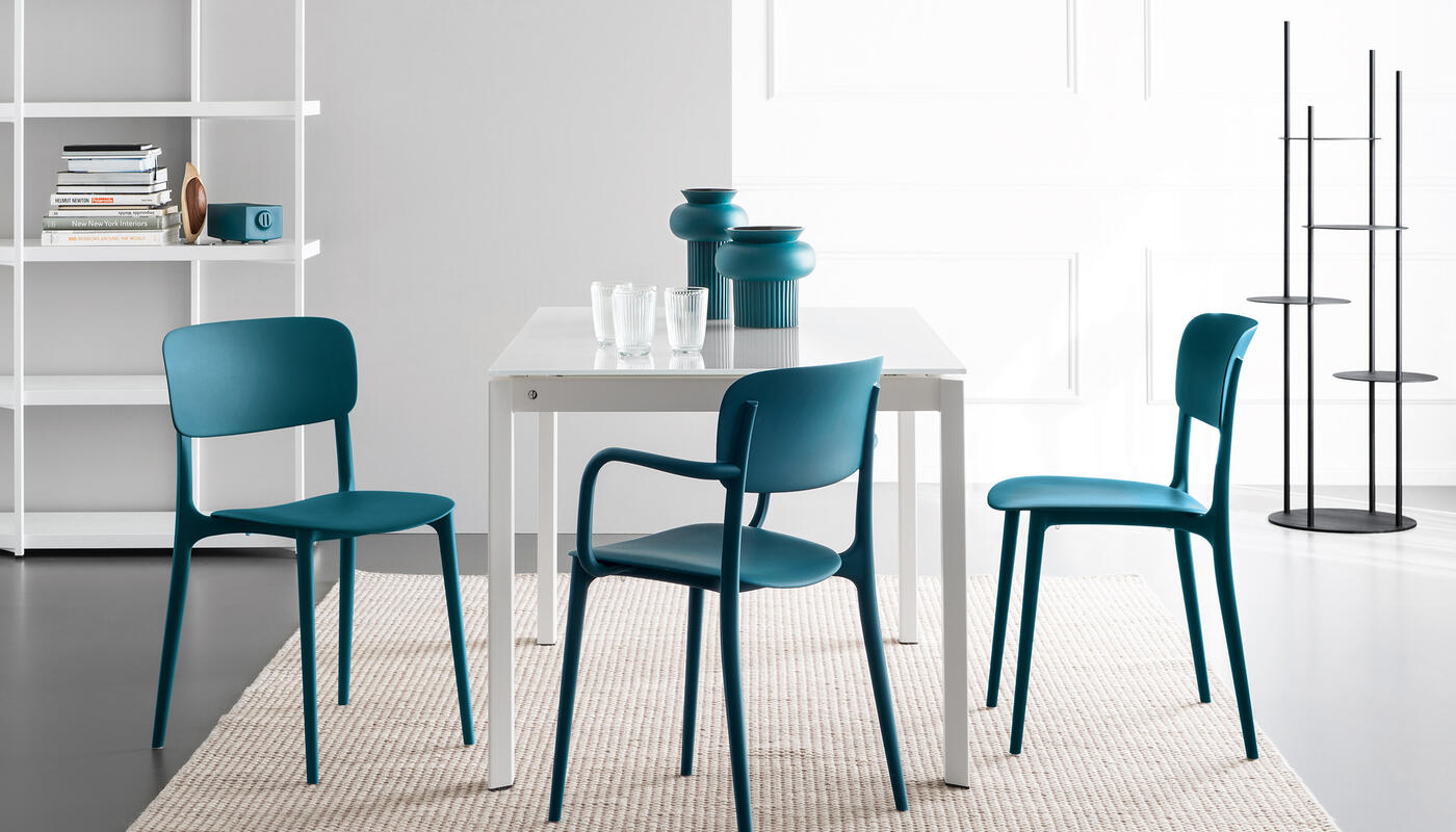 GMHN335A○Calligaris / カリガリス LIBERTY Dini Liberty: Stackable plastic armchair for outdoor | Calligaris