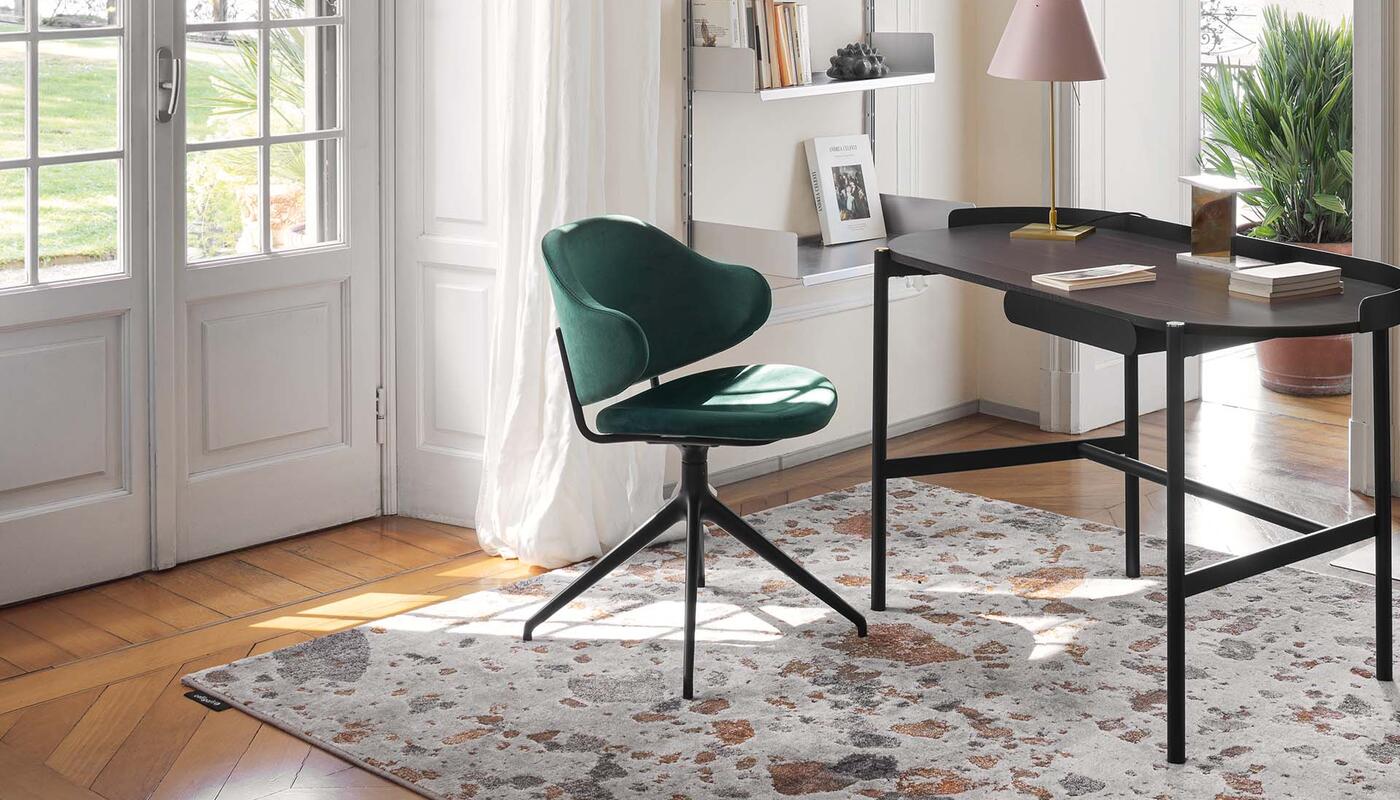 Holly: Upholstered armchair with swivel frame | Calligaris Boca Raton