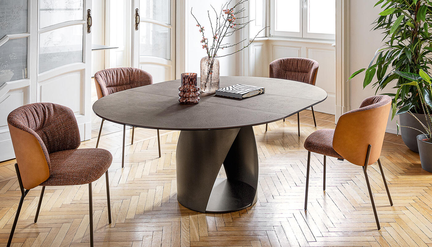 Cyclone: Extendable round table with metal base | Calligaris Boca