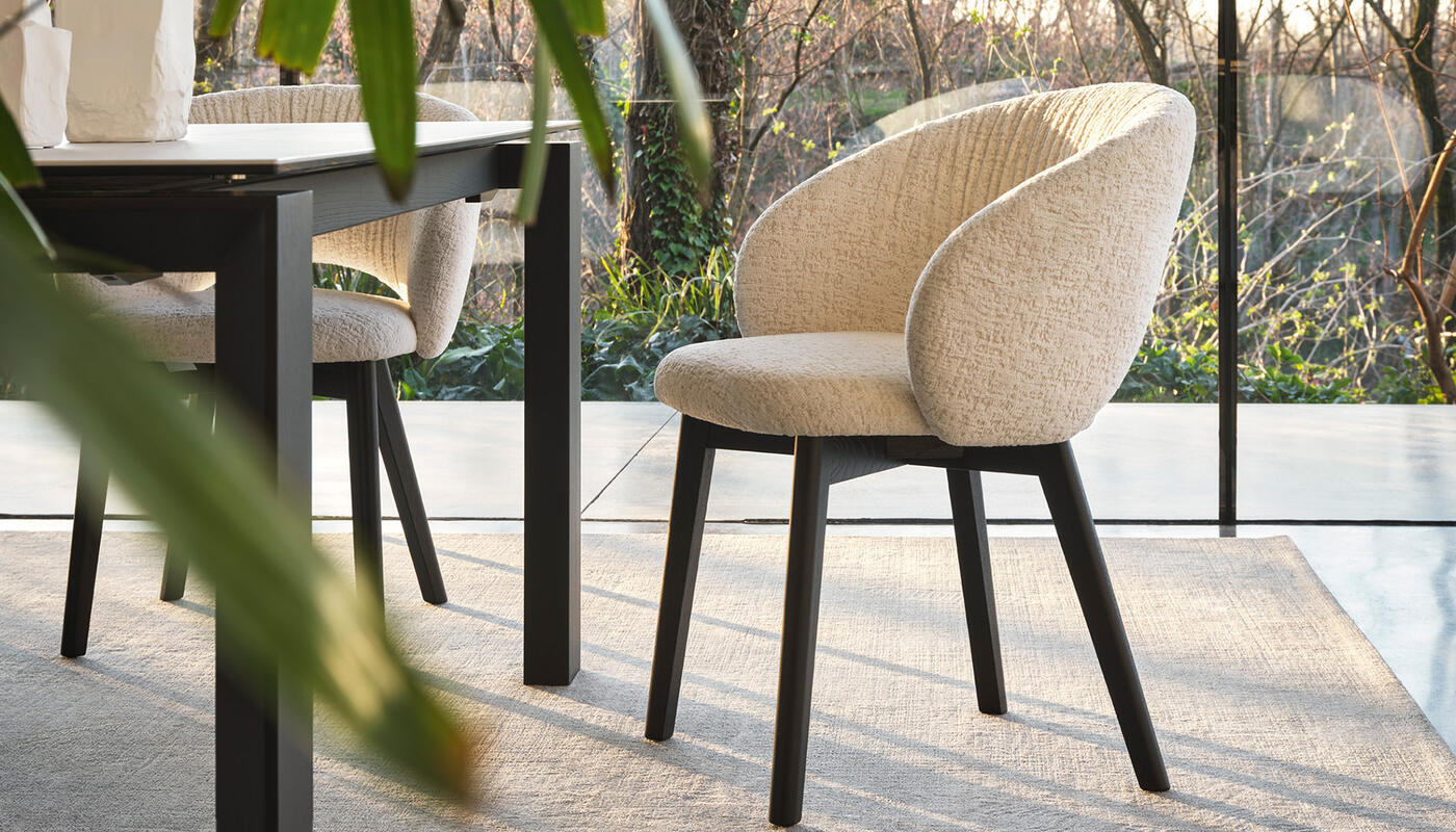 Anime: Padded armchair with wooden legs | Calligaris Boca Raton