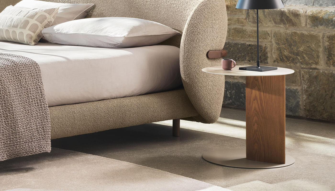 Sandy: Side table with wooden pillar base | Calligaris Boca Raton